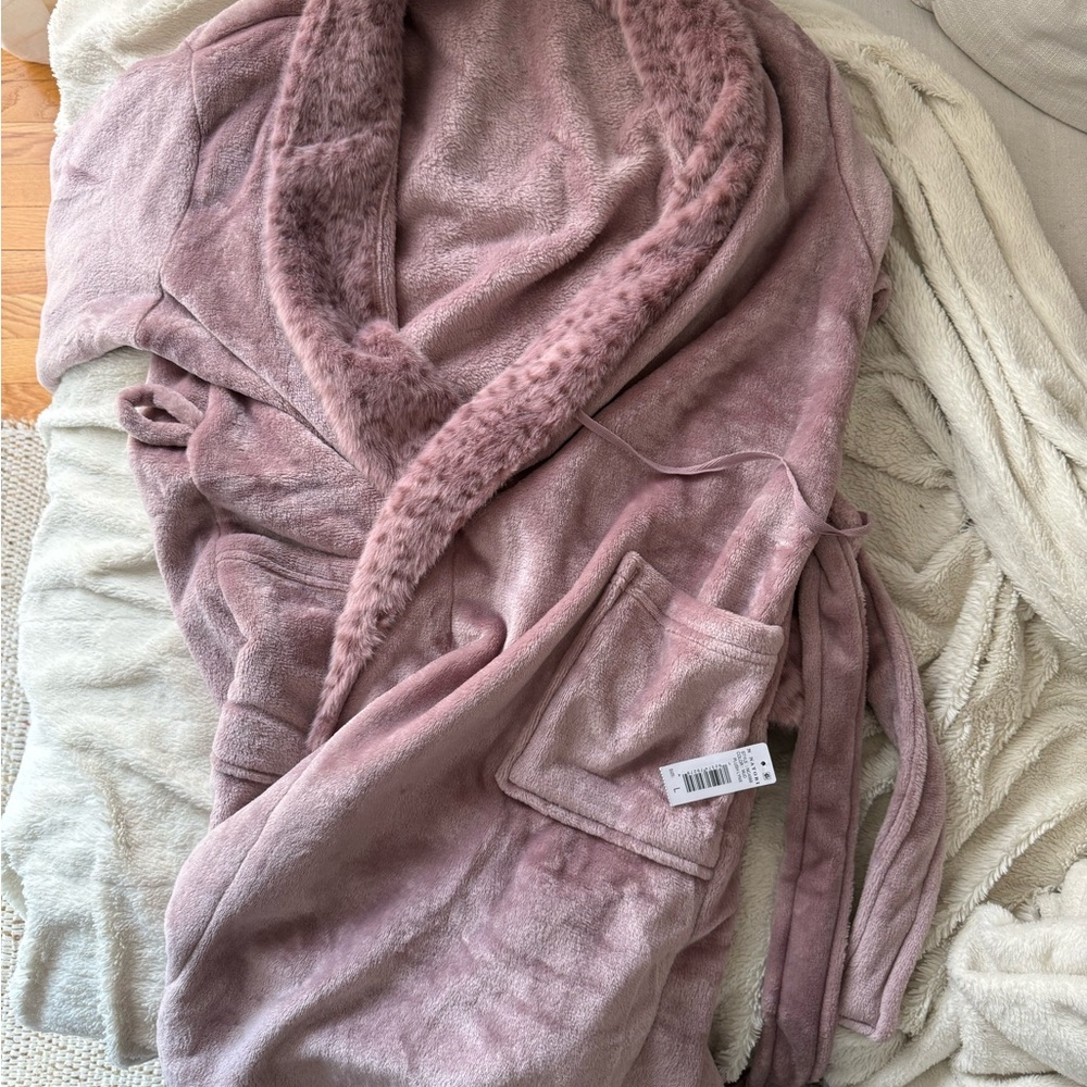Natori Blush Plush Robe